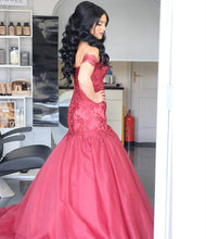 Load image into Gallery viewer, Burgundy Lace Appliques Tulle Mermaid Evening Gowns Off Shoulder
