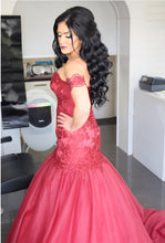 Load image into Gallery viewer, Burgundy Lace Appliques Tulle Mermaid Evening Gowns Off Shoulder