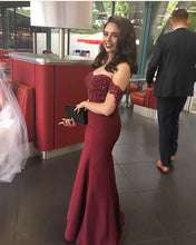 Load image into Gallery viewer, Lace Beaded Sweetheart Long Satin Mermaid Bridesmaid Dresses Off The Shoulder