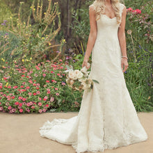 Load image into Gallery viewer, Ivory Lace Sweetheart Boho Wedding Dresses With Detachable Straps