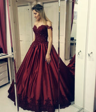 Load image into Gallery viewer, Lace Appliques Ball Gowns Satin Wedding Dress Off Shoulder