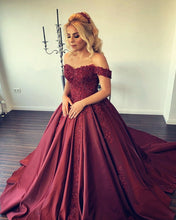 Load image into Gallery viewer, Lace Appliques Sweetheart Ball Gowns Wedding Dress Satin Off Shoulder