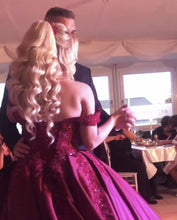 Load image into Gallery viewer, Lace Appliques Sweetheart Ball Gowns Wedding Dress Satin Off Shoulder