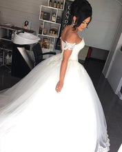 Load image into Gallery viewer, Lace Appliques Sweetheart Tulle Wedding Ball Gown Dresses With Removable Straps