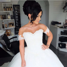 Load image into Gallery viewer, Lace Appliques Sweetheart Tulle Wedding Ball Gown Dresses With Removable Straps