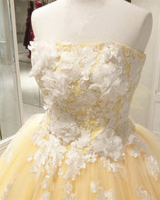 Load image into Gallery viewer, Lace Embroidery Tulle Ball Gown Strapless Dresses With Bow Sashes