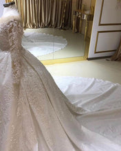 Load image into Gallery viewer, Lace Long Sleeves Wedding Ball Gown Dresses