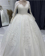 Load image into Gallery viewer, Vintage Wedding Dress 2021