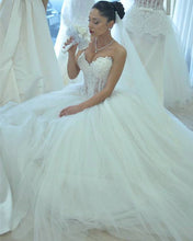 Load image into Gallery viewer, Wedding Dress Sweetheart Neckline