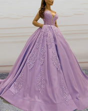 Load image into Gallery viewer, Lace Sweetheart Ball Gown Quinceanera Dresses With Pockets