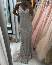 Load image into Gallery viewer, Light Pink Prom Dresses Mermaid Lace V Neck Spaghetti Straps