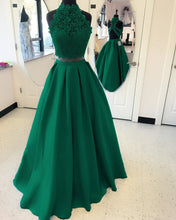 Load image into Gallery viewer, emerald-green-prom-gowns