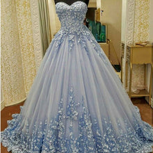 Load image into Gallery viewer, Lovely Lace Appliques Sweetheart Ball Gown Dress
