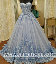 Load image into Gallery viewer, Lovely Lace Appliques Sweetheart Ball Gown Dress