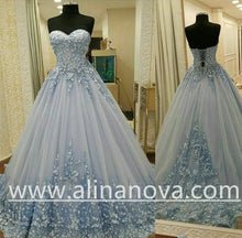 Load image into Gallery viewer, Lovely Lace Appliques Sweetheart Ball Gown Dress