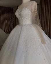 Load image into Gallery viewer, Long Sleeves Wedding Dress Beaded