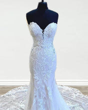 Load image into Gallery viewer, Strapless Mermaid Wedding Dress Lace Applique