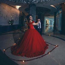 Load image into Gallery viewer, Off Shoulder Tulle Ball Gown Flower Wedding Dresses-alinanova