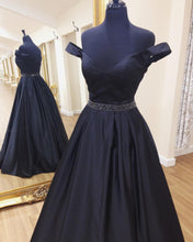 Load image into Gallery viewer, Off The Shoulder Sweetheart Long Satin Prom Dresses Ball Gowns