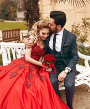 Load image into Gallery viewer, Off-the-shoulder Red Satin Ball Gowns Wedding Dresses Lace Beaded