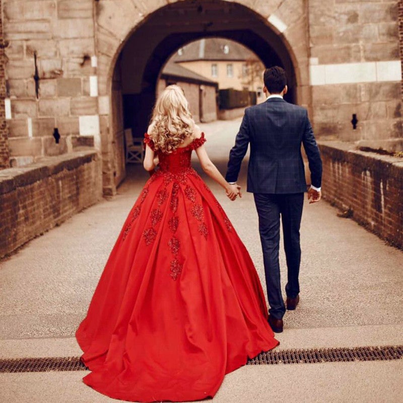 Off-the-shoulder Red Satin Ball Gowns Wedding Dresses Lace Beaded Off-the-shoulder Red Satin Ball Gowns Wedding Dresses Lace Beaded