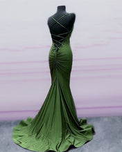Load image into Gallery viewer, Sexy Open Back Mermaid Bridesmaid Dresses Spaghetti Straps