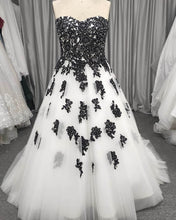 Load image into Gallery viewer, Plus Size Black And White Wedding Dresses