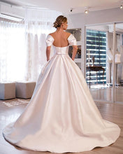 Load image into Gallery viewer, Princess Bridal Gown