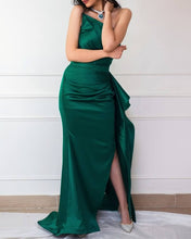 Load image into Gallery viewer, Long Green Formal Gown