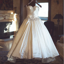 Load image into Gallery viewer, Royal Style Ivory Taffeta Sweetheart Wedding Dresses Ball Gowns-alinanova