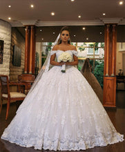 Load image into Gallery viewer, Royal Train Lace Wedding Dresses Ball Gowns Off-the-shoulder