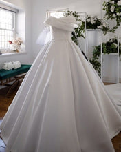 Load image into Gallery viewer, Ball Gown Wedding Dress Satin
