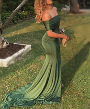 Load image into Gallery viewer, Sage Green Bridesmaid Dress