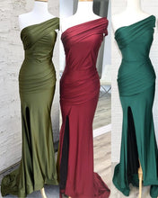 Load image into Gallery viewer, Sexy Mermaid Bridesmaid Dresses One Shoulder High Slit
