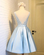 Load image into Gallery viewer, Short Lace Appliques V Neck Homecoming Dresses