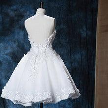 Load image into Gallery viewer, Short Lace Sweetheart White Homecoming Dresses