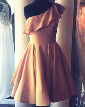 Load image into Gallery viewer, Short Champagne Homecoming Dresses One Shoulder