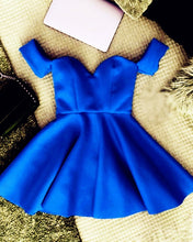 Load image into Gallery viewer, Short Royal Blue Homecoming Dresses