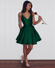 Load image into Gallery viewer, Emerald Green Homecoming Dress Short
