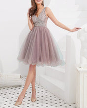 Load image into Gallery viewer, Short Nude And Peach Tulle Homecoming Dresses