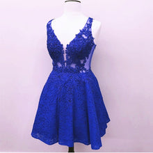 Load image into Gallery viewer, Elegant Short V Neck Lace Homecoming Dresses