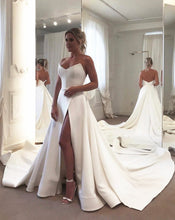 Load image into Gallery viewer, Strapless Wedding Dress For Bride