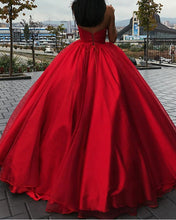 Load image into Gallery viewer, Wedding Dress Red Tulle
