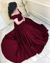 Load image into Gallery viewer, Stunning Lace Flowers Beaded V-neck Ball Gowns Prom Dresses Satin