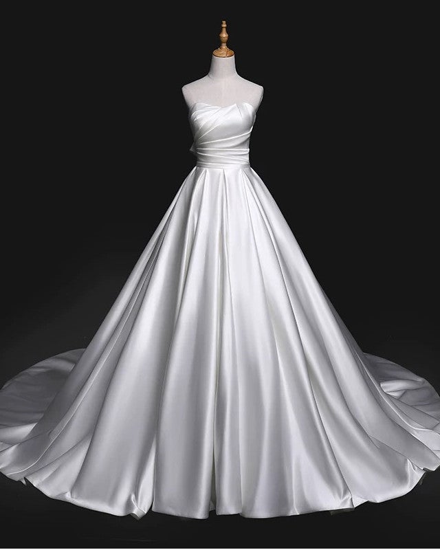 Sweetheart Ball Gown Wedding Dress With Bow