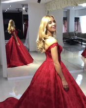 Load image into Gallery viewer, Sweetheart Off-the-Shoulder Lace Ball Gowns Wedding Dresses