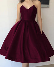 Load image into Gallery viewer, Burgundy Homecoming Dresses Sleeveless