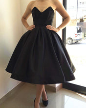 Load image into Gallery viewer, Black Homecoming Dresses Strapless