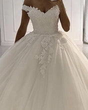 Load image into Gallery viewer, Tulle Ball Gown Wedding Dress Lace Edge Off Shoulder