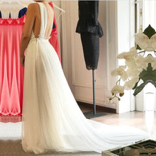 Load image into Gallery viewer, Tulle Beach Wedding Dresses Plunge Neck Appliques-alinanova